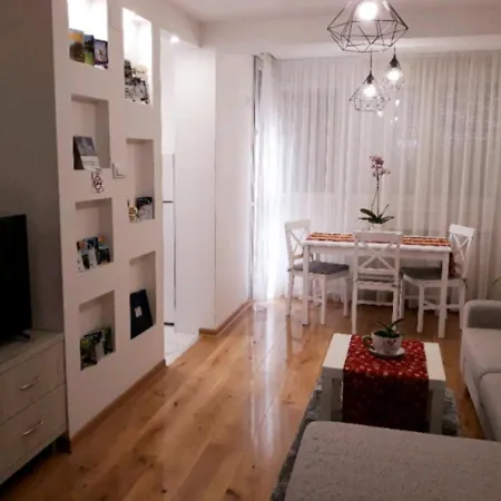 Διαμέρισμα 03 Μπάνια Λούκα